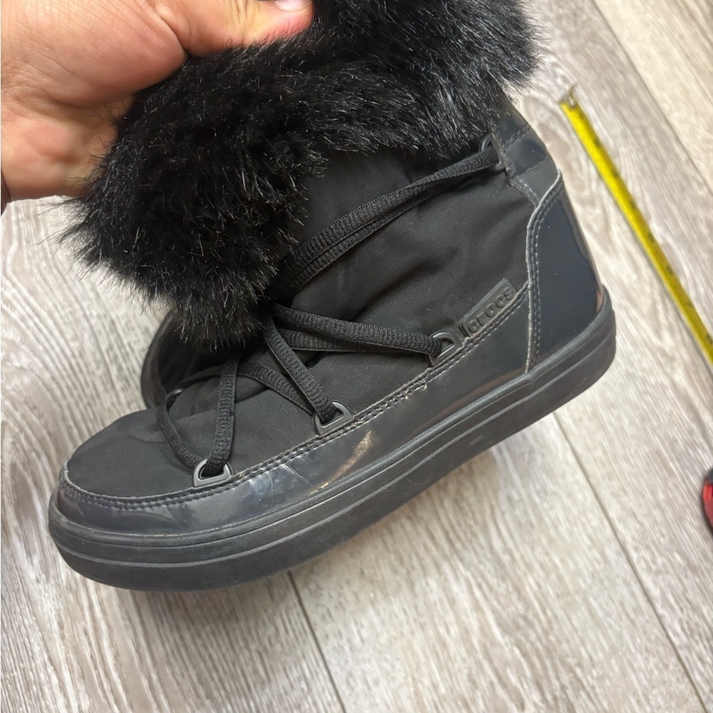 CROCS Black Fur-Lined Winter Boots - Picture 7 of 9